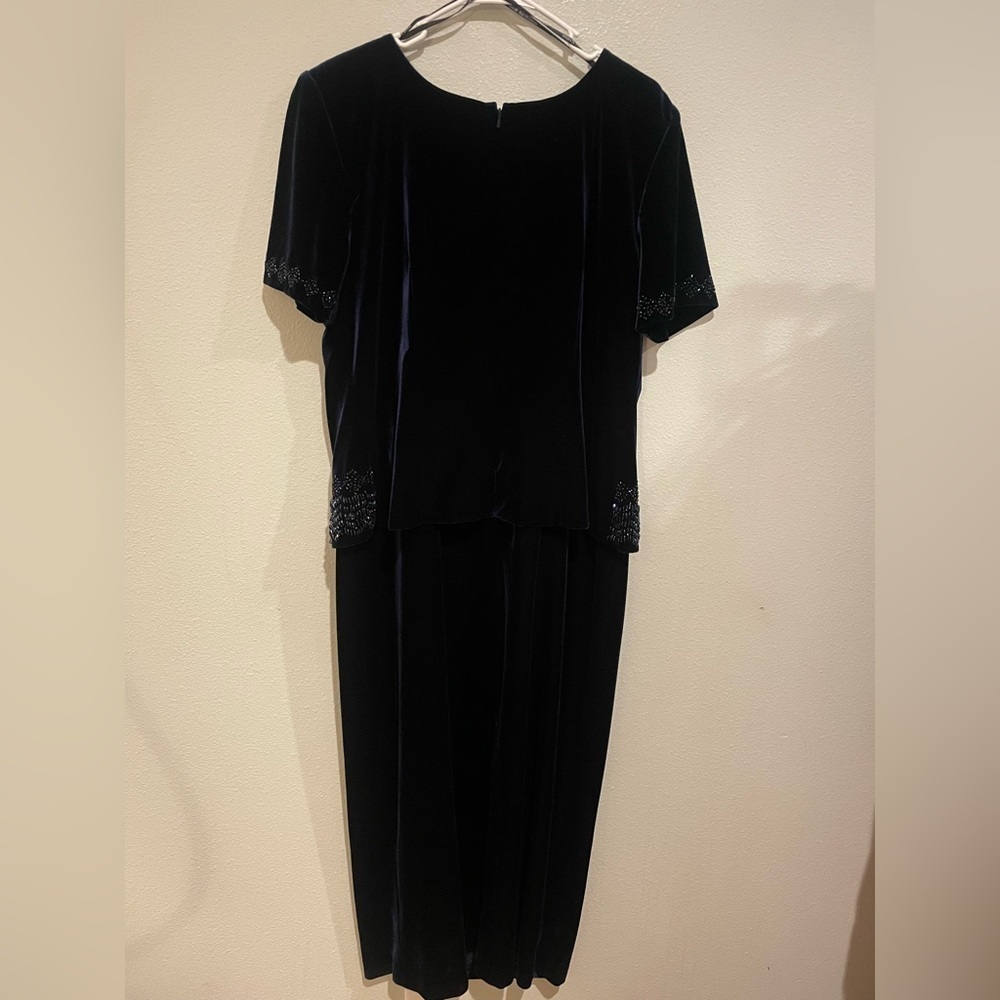 R&M Richards Navy Blue velvet dress with beading - Picture 8 of 8